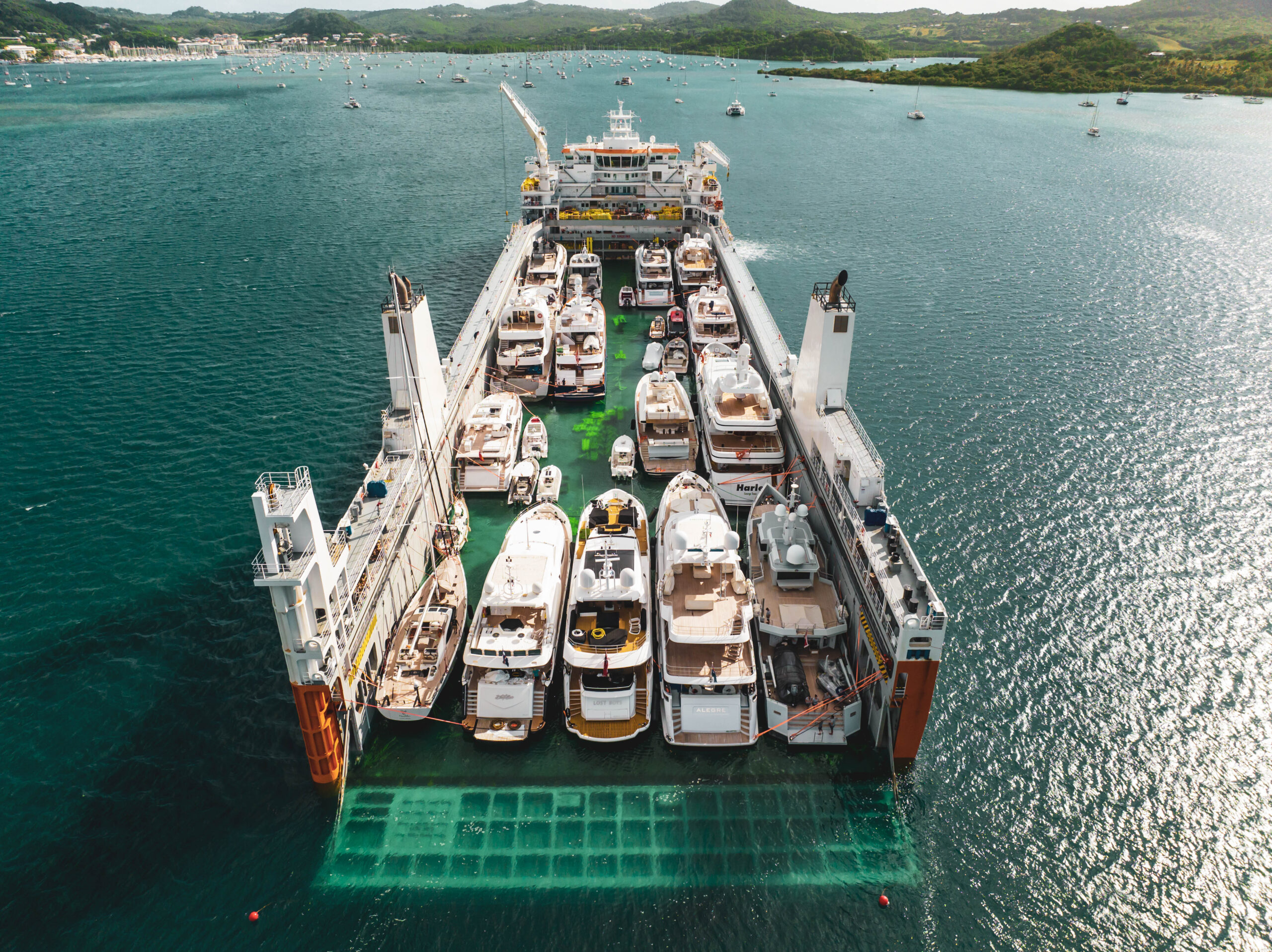 Shipping yachts